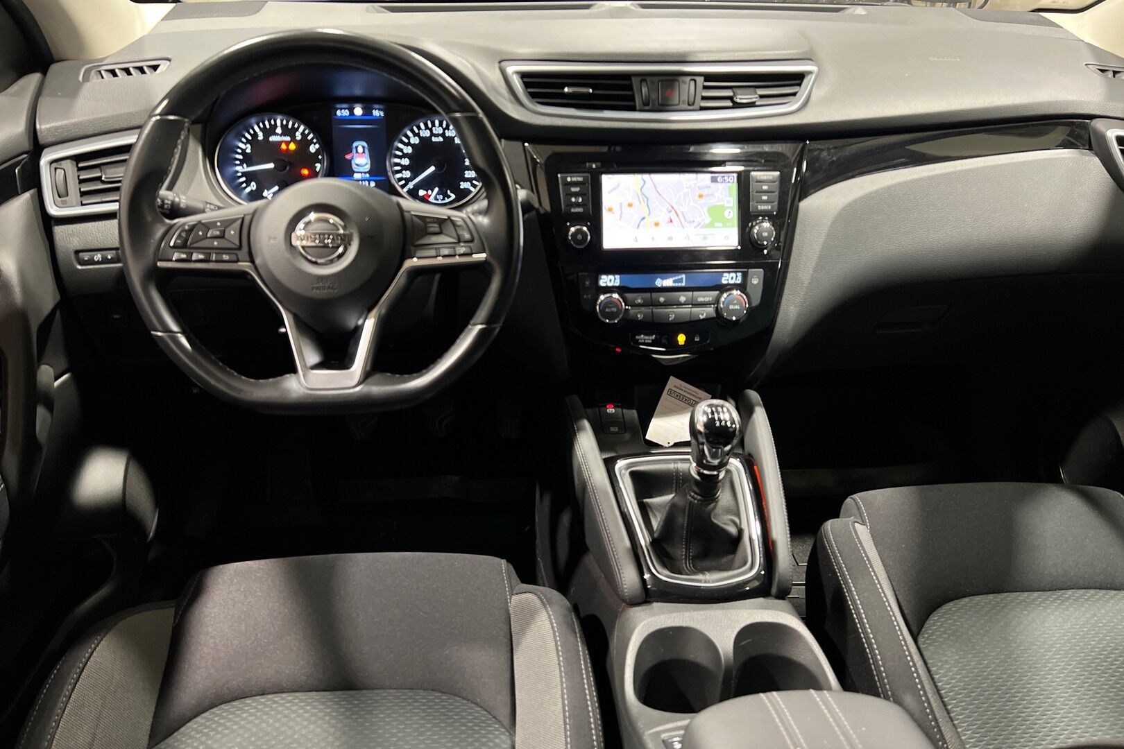 Nissan Qashqai iso kuva 5