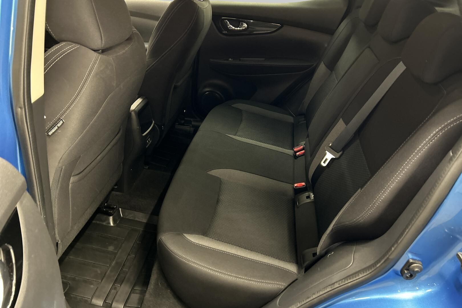 Nissan Qashqai iso kuva 8