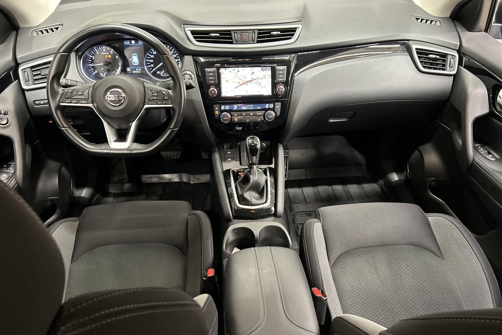 Nissan Qashqai iso kuva 9