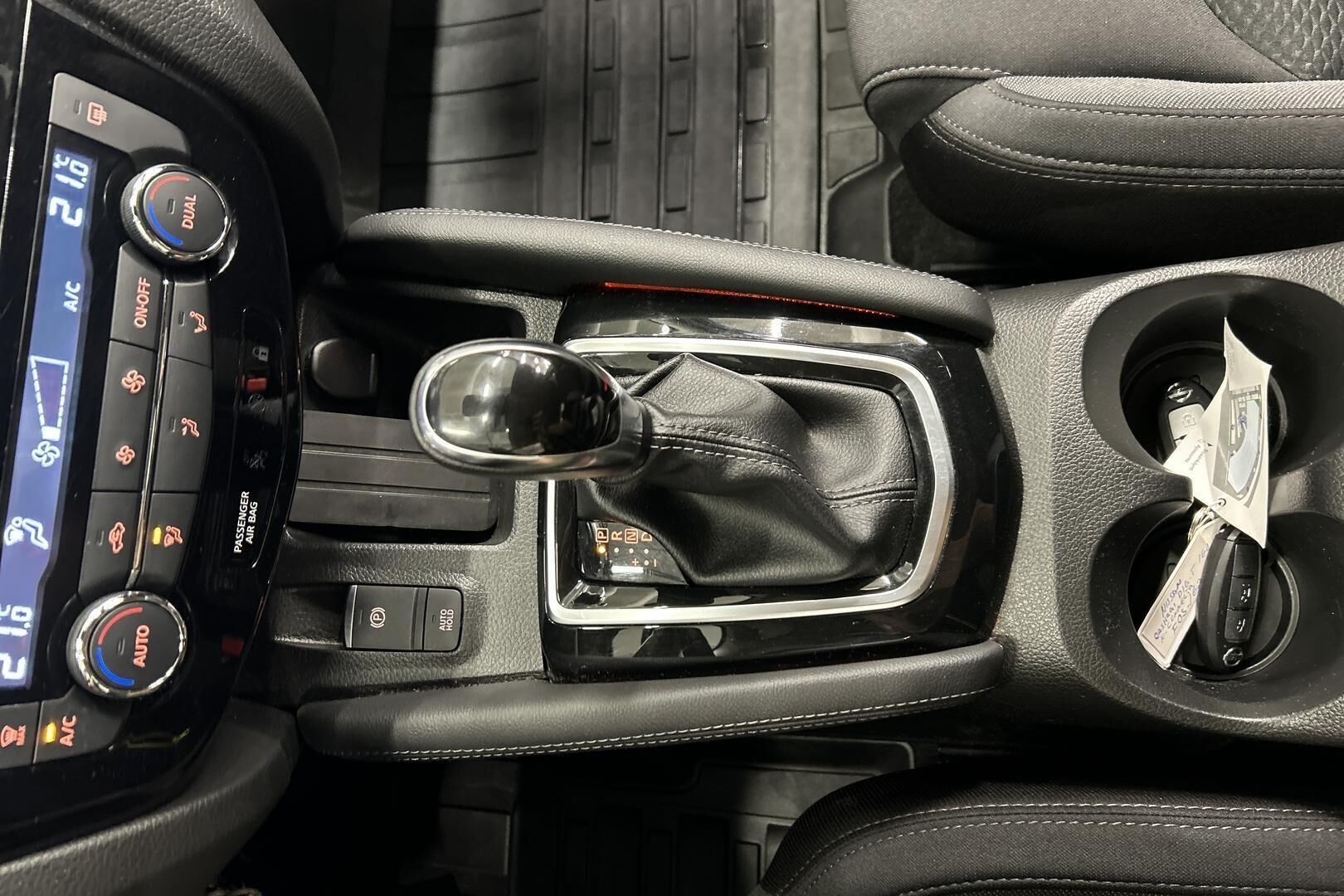 Nissan Qashqai iso kuva 14