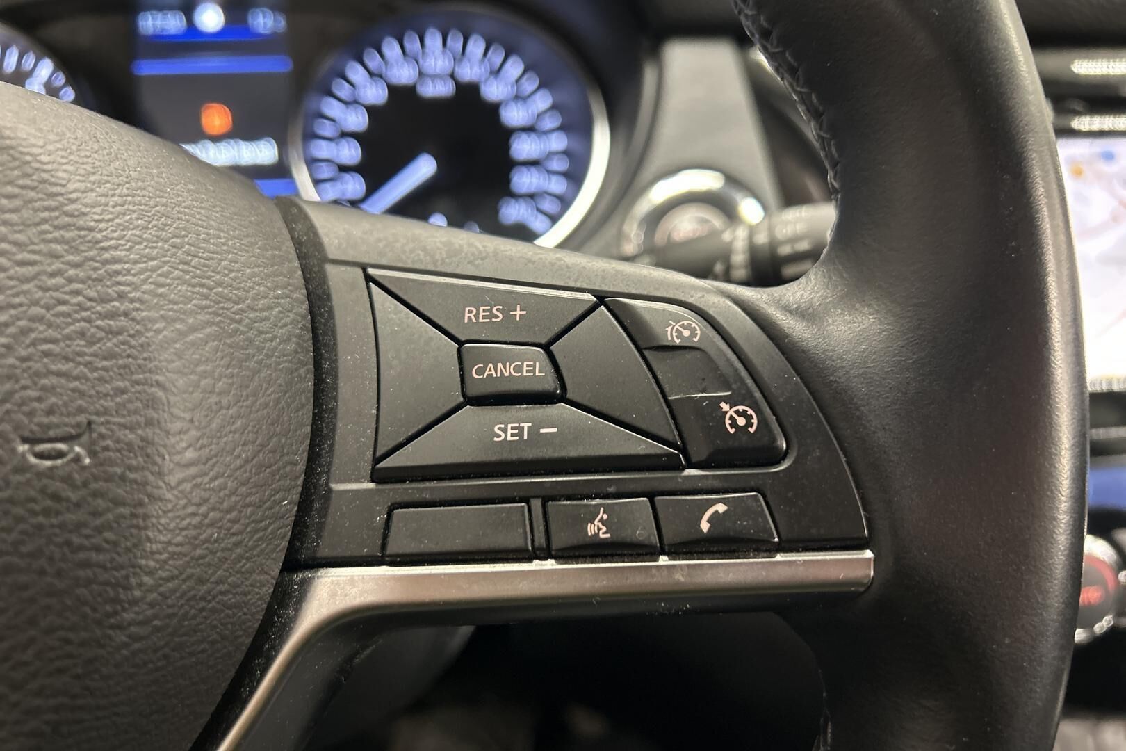 Nissan Qashqai iso kuva 15