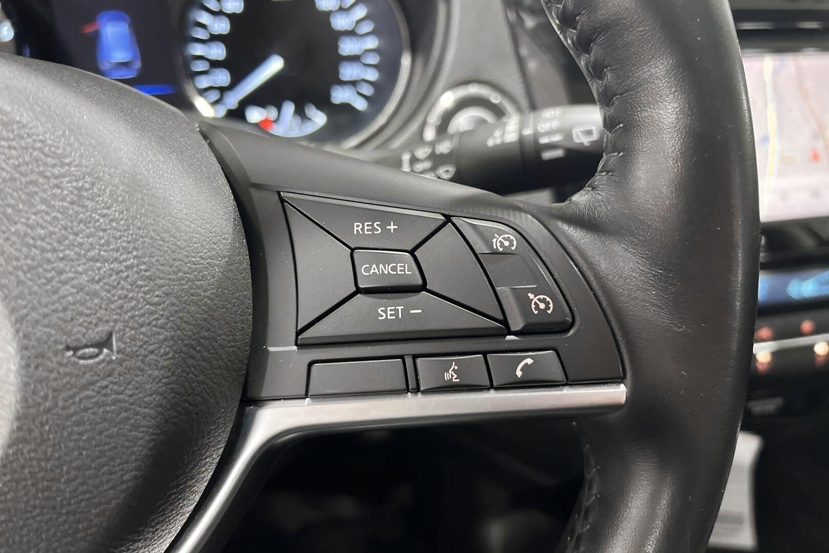 Nissan X-Trail iso kuva 18