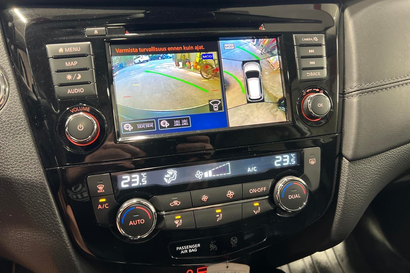 Nissan X-Trail iso kuva 22