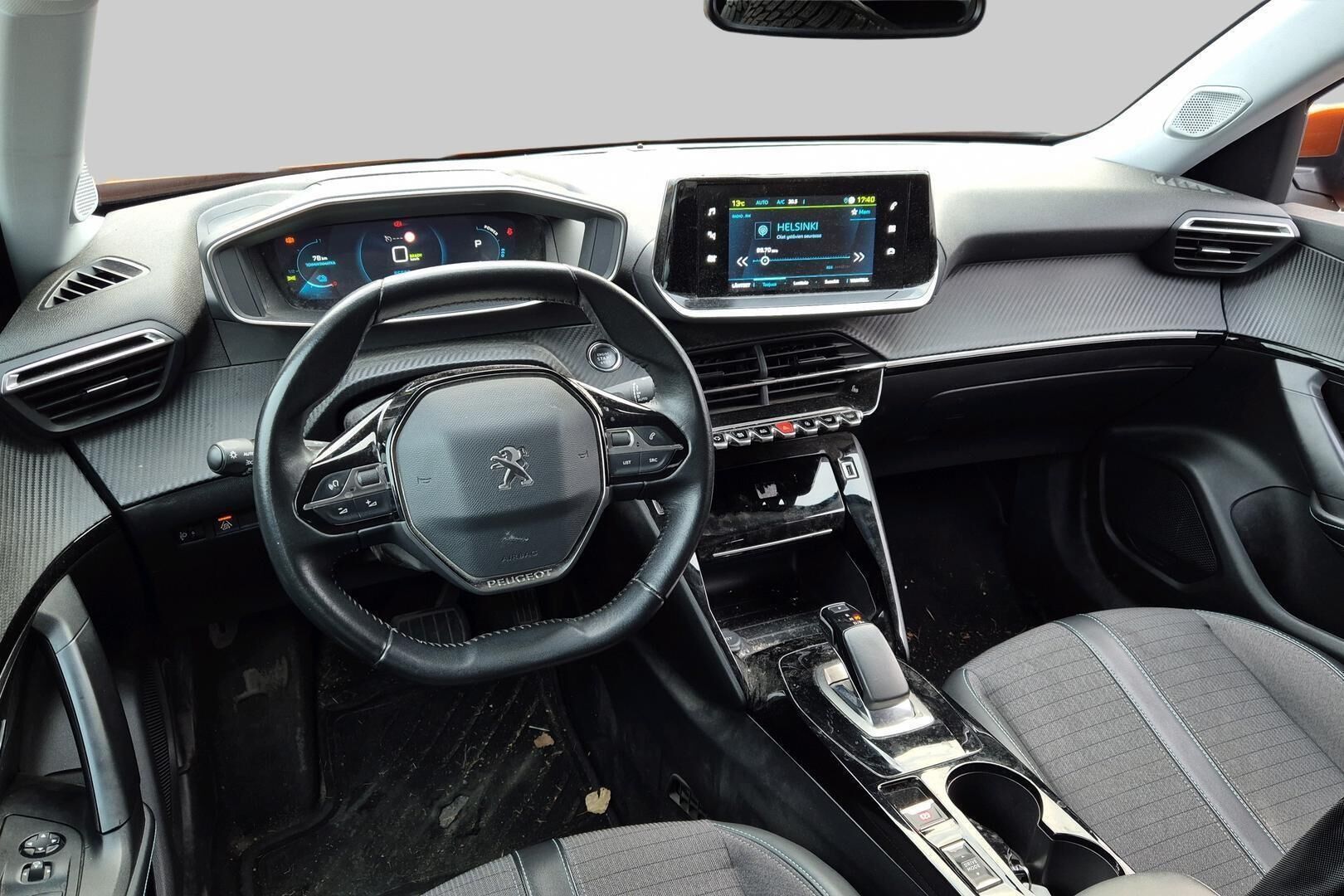 Peugeot e-2008 iso kuva 2