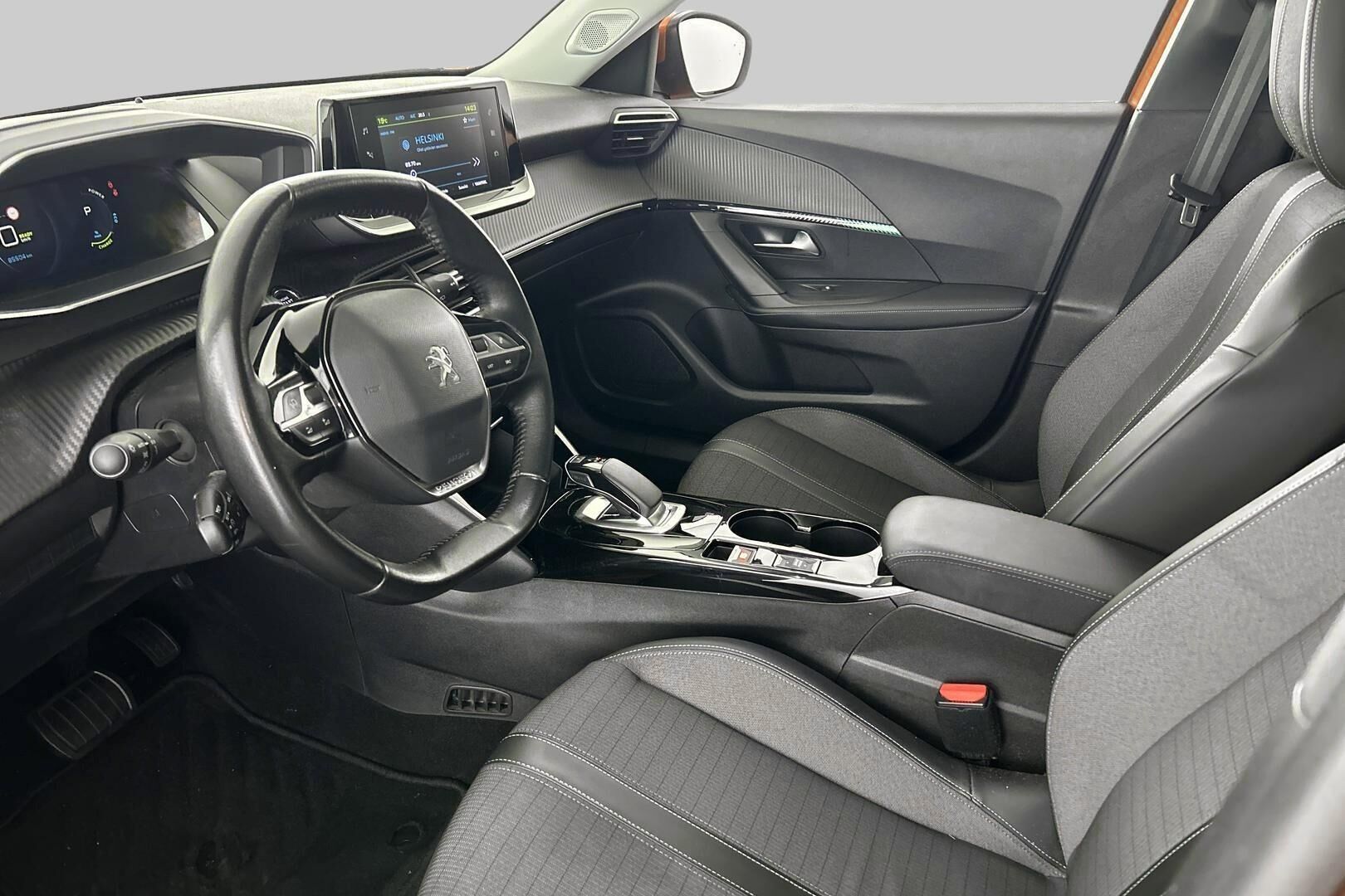 Peugeot e-2008 iso kuva 9