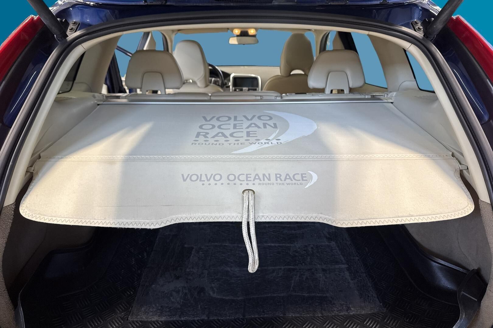 Volvo XC60 iso kuva 12
