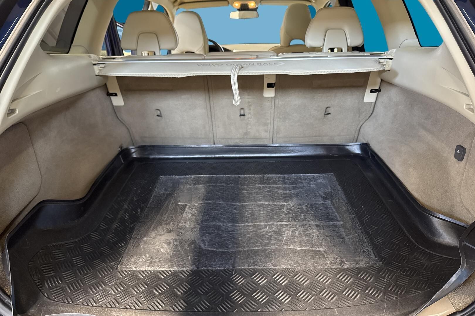 Volvo XC60 iso kuva 13