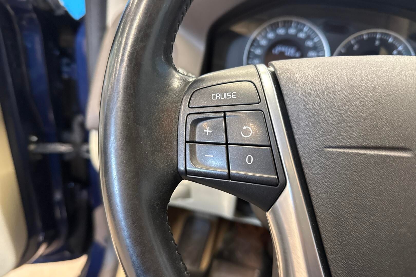 Volvo XC60 iso kuva 19