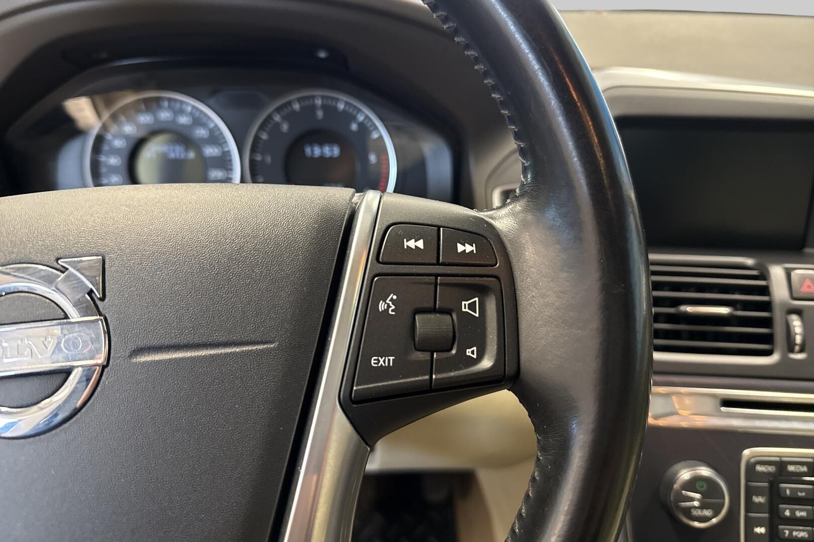 Volvo XC60 iso kuva 20