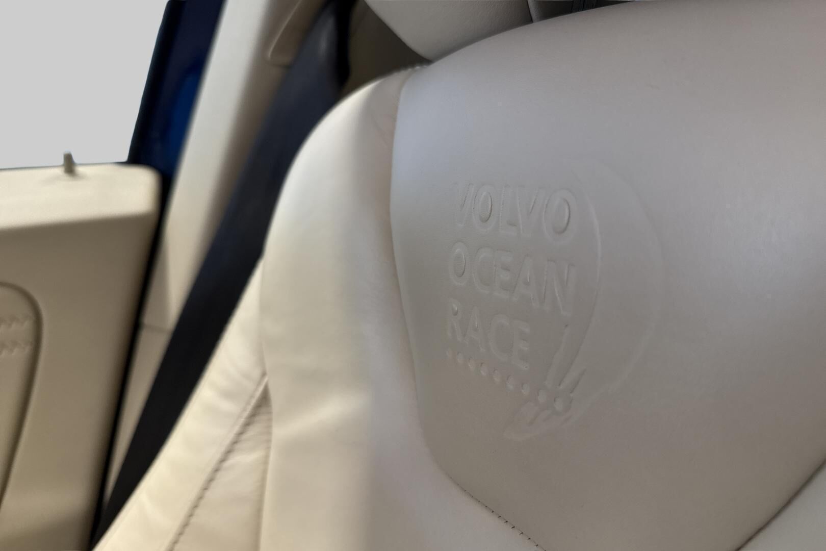Volvo XC60 iso kuva 27