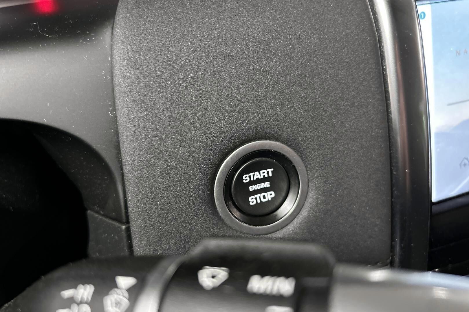 Land Rover Discovery Sport iso kuva 23