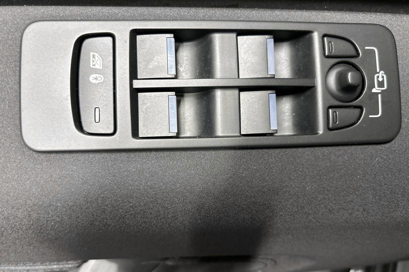 Land Rover Discovery Sport iso kuva 27