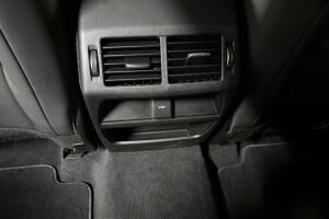 Land Rover Discovery Sport esikatselu 31