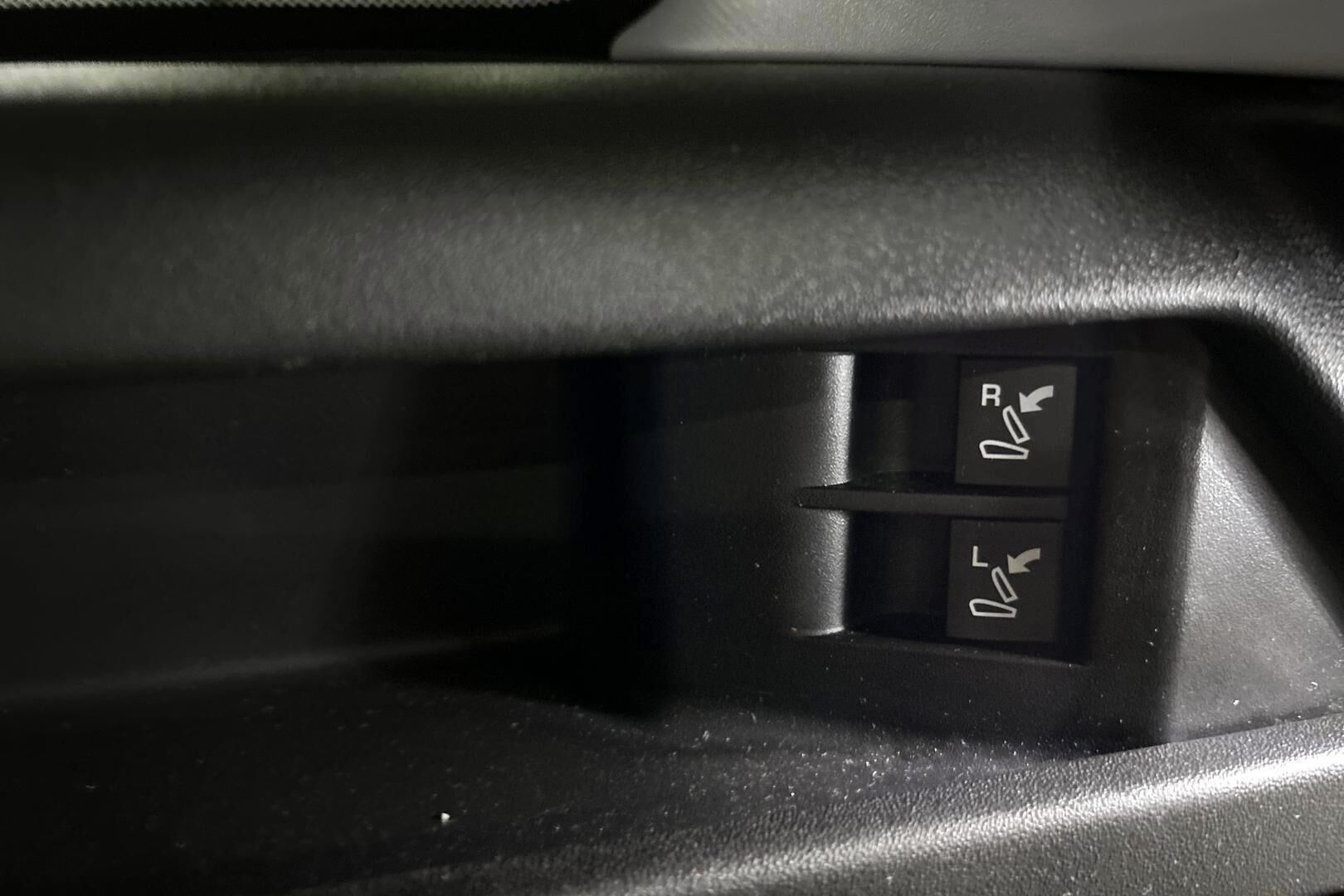 Land Rover Discovery Sport iso kuva 32