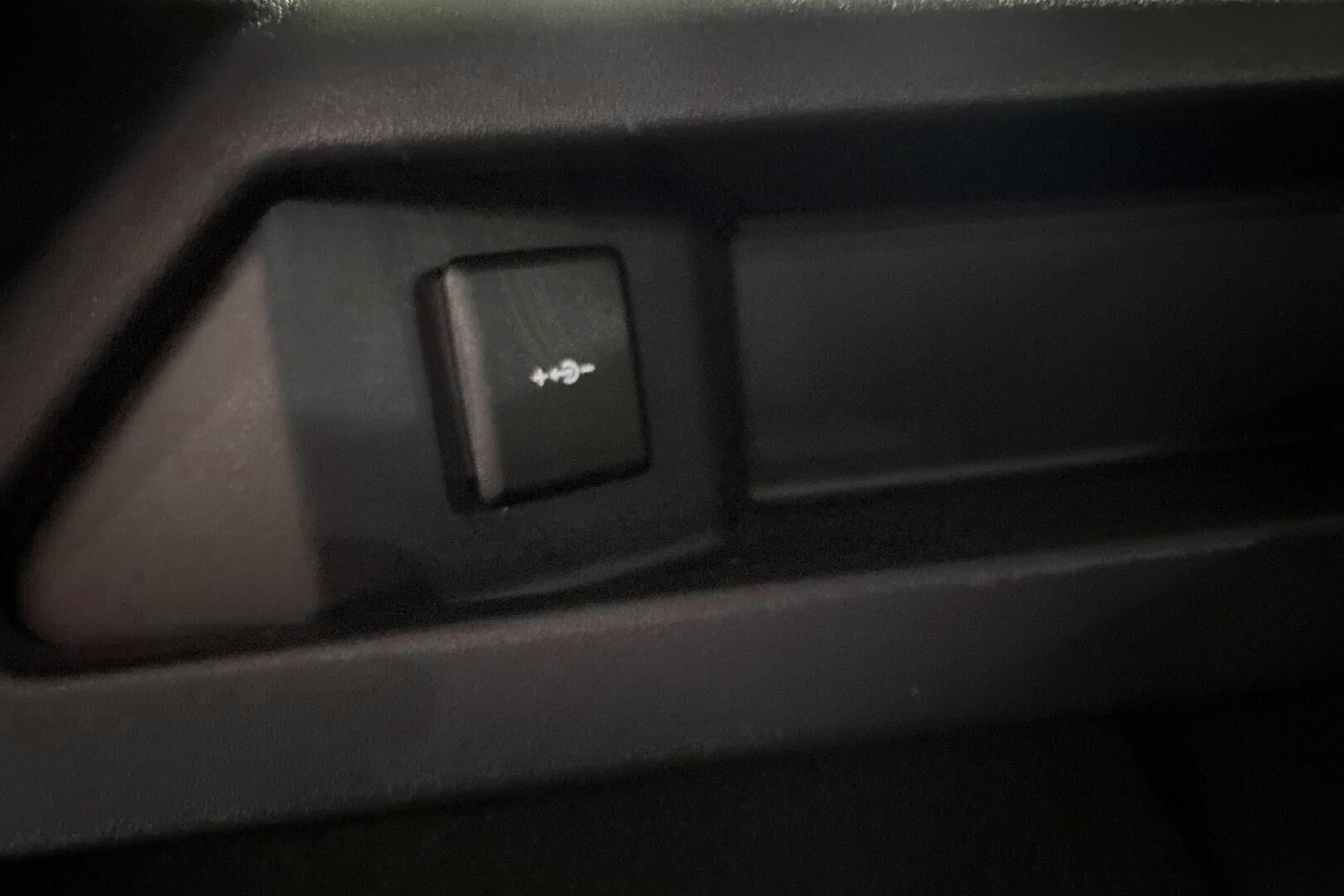 Land Rover Discovery Sport iso kuva 33