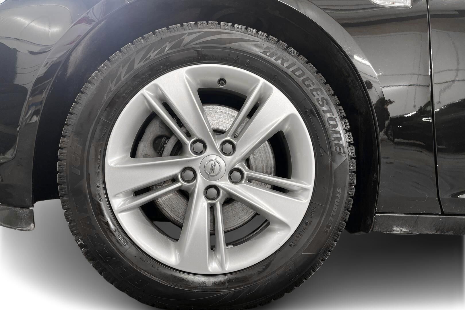 Opel Insignia iso kuva 7