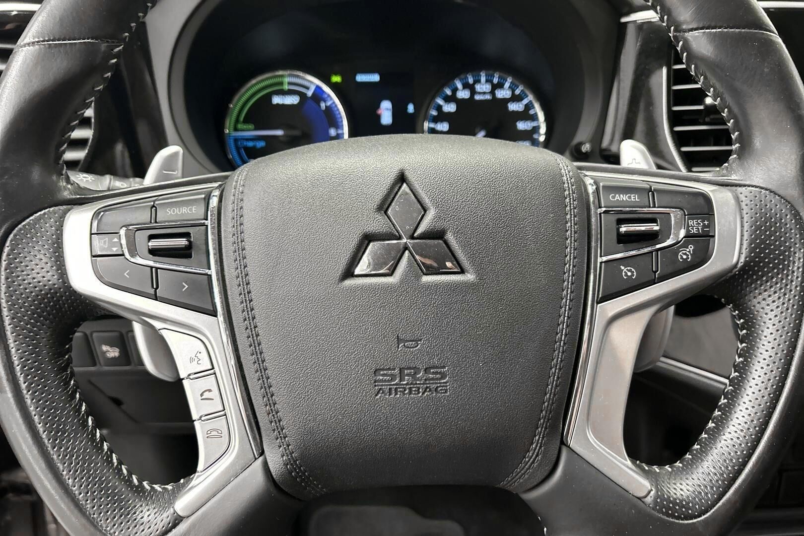 Mitsubishi Outlander PHEV iso kuva 18