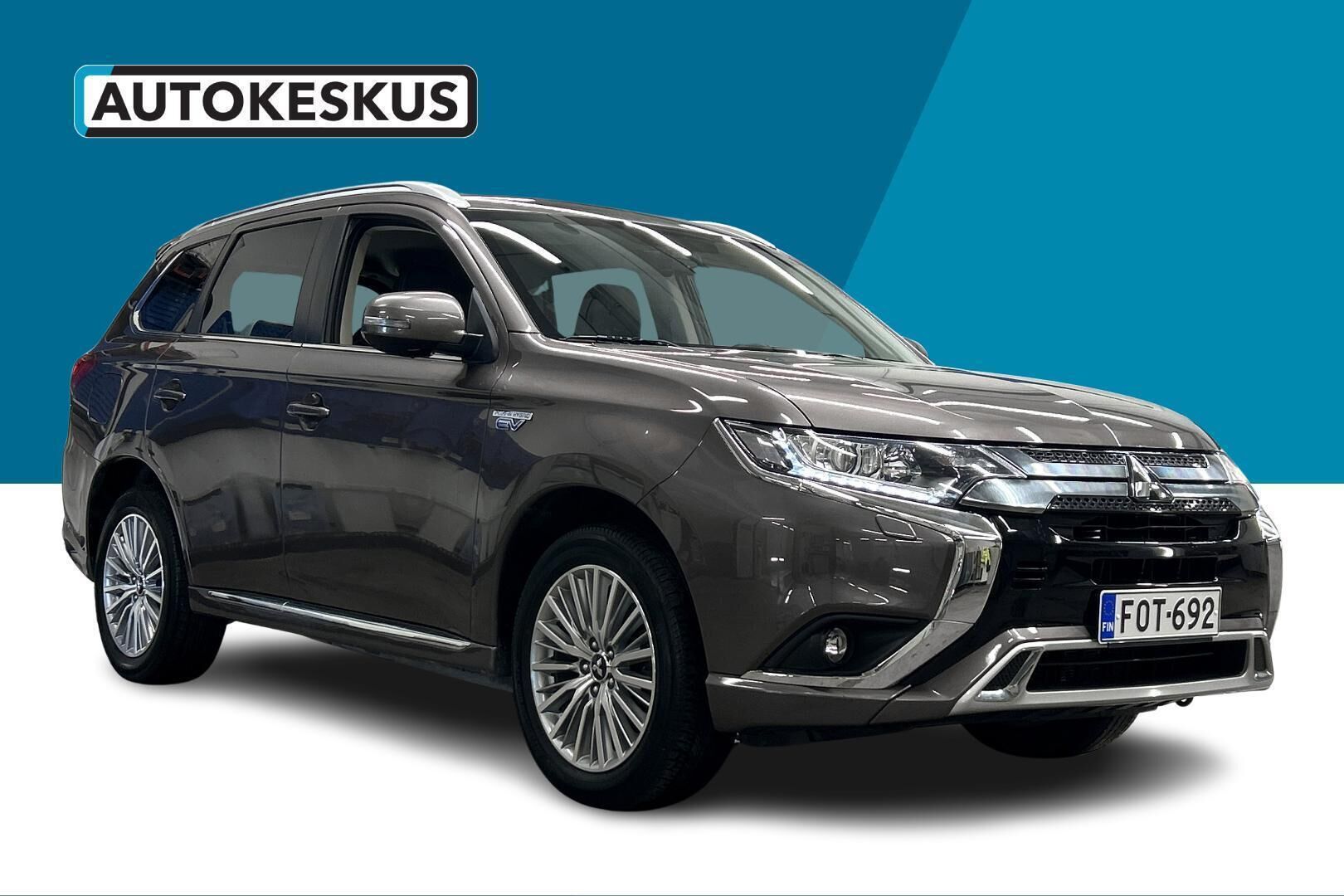 Mitsubishi Outlander PHEV iso kuva 2