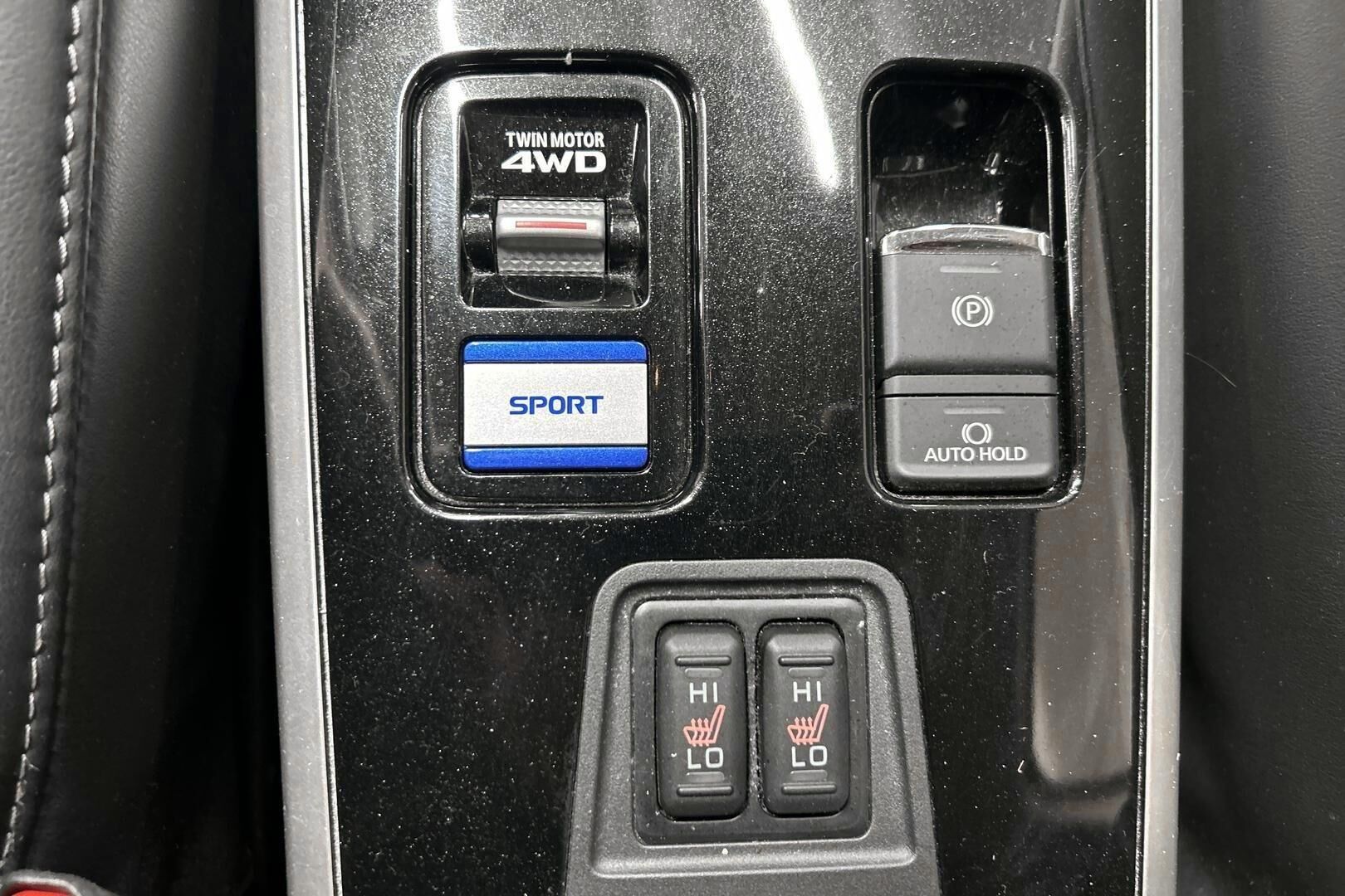 Mitsubishi Outlander PHEV iso kuva 22