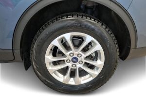 Ford Kuga esikatselu 13