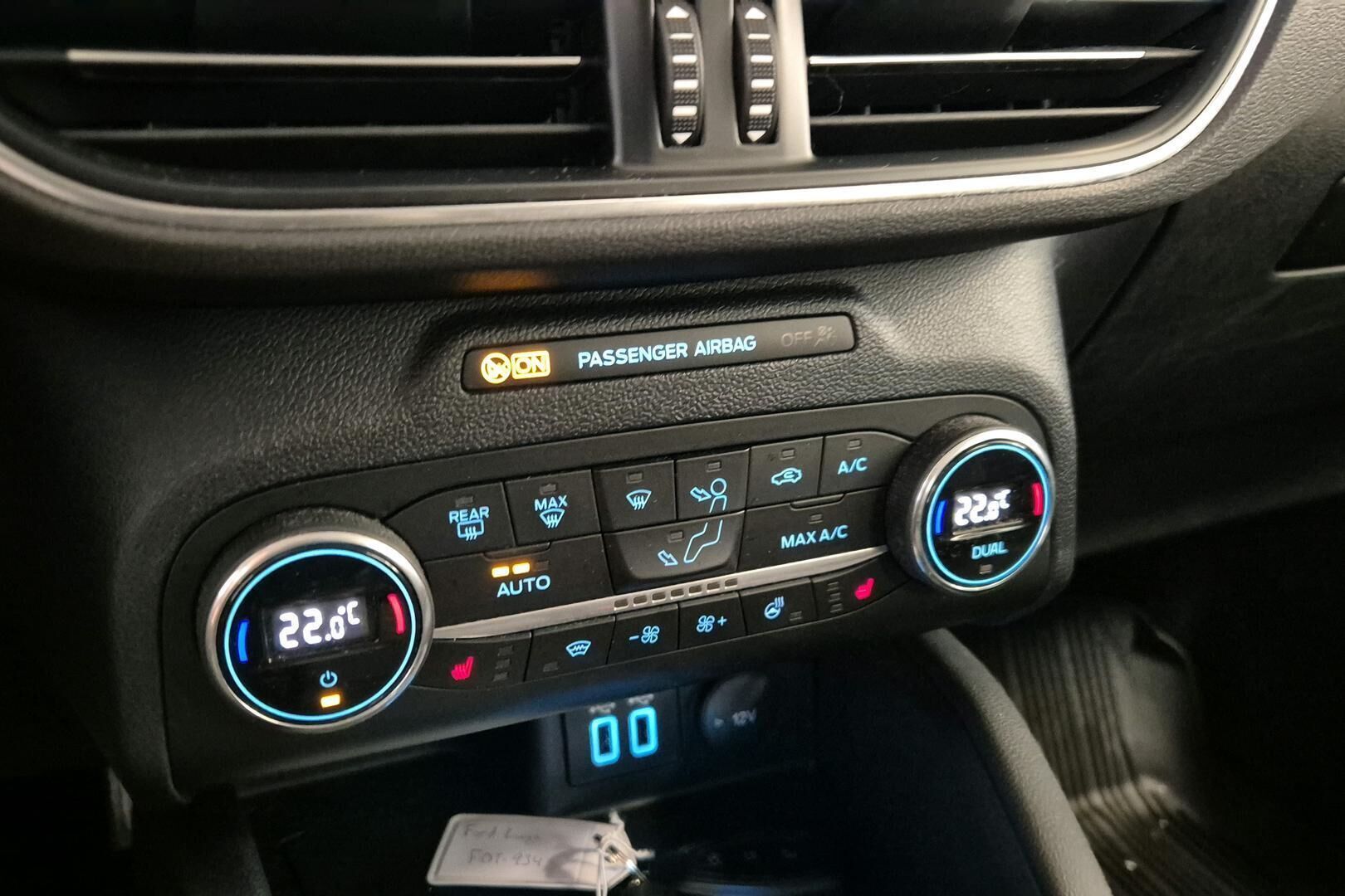 Ford Kuga iso kuva 17