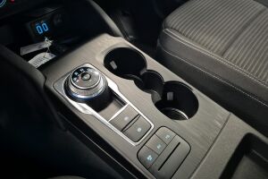 Ford Kuga esikatselu 18