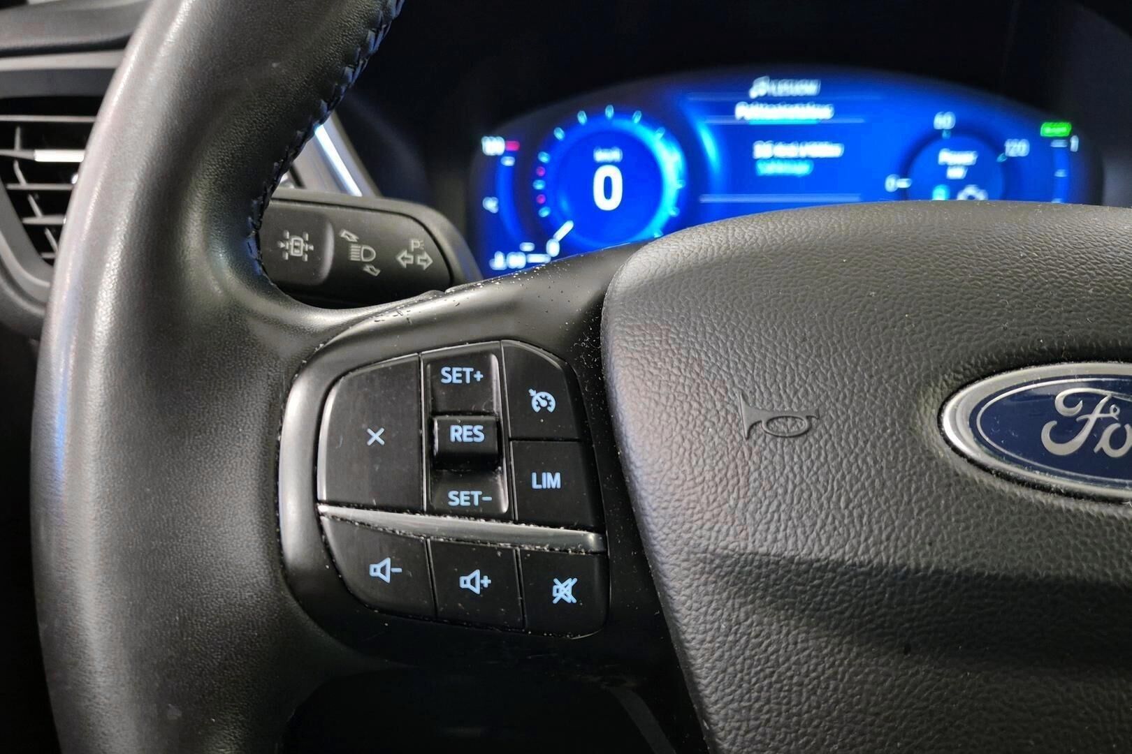 Ford Kuga iso kuva 20