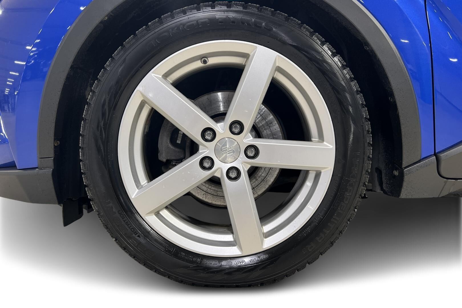 Toyota C-HR iso kuva 12