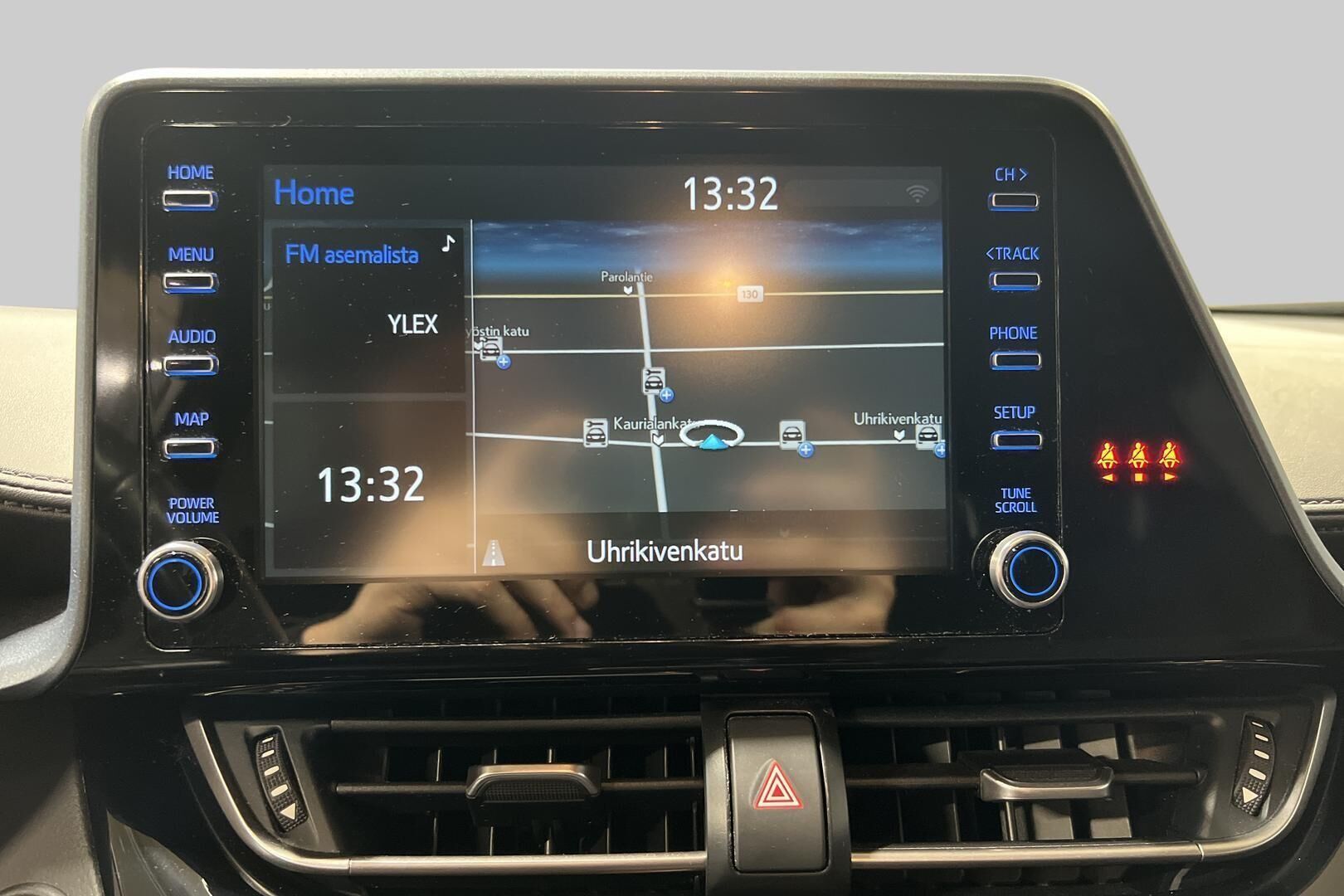 Toyota C-HR iso kuva 14