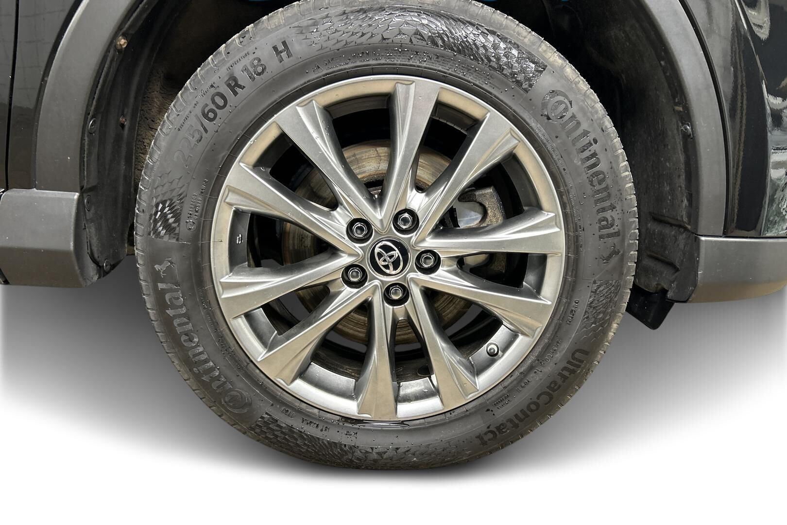 Toyota RAV4 iso kuva 12