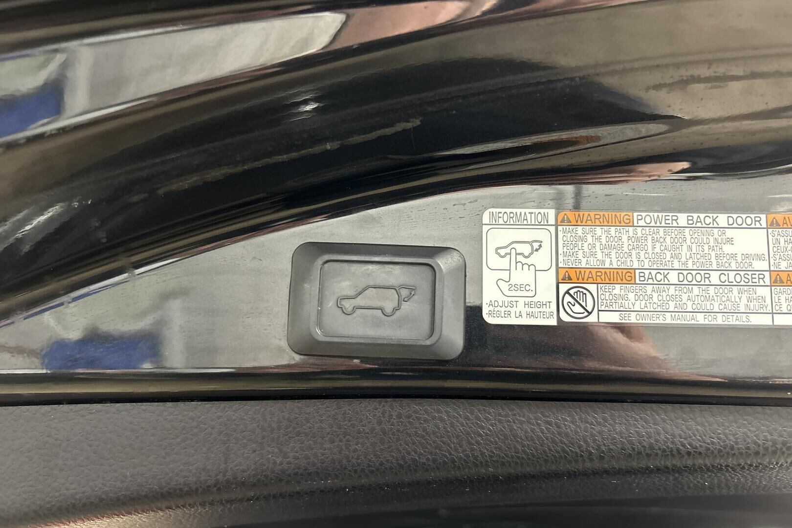 Toyota RAV4 iso kuva 30