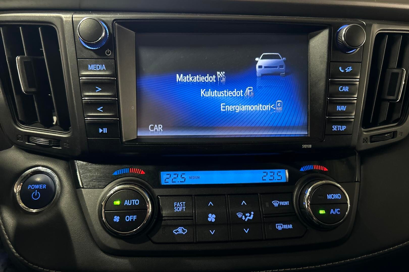 Toyota RAV4 iso kuva 16