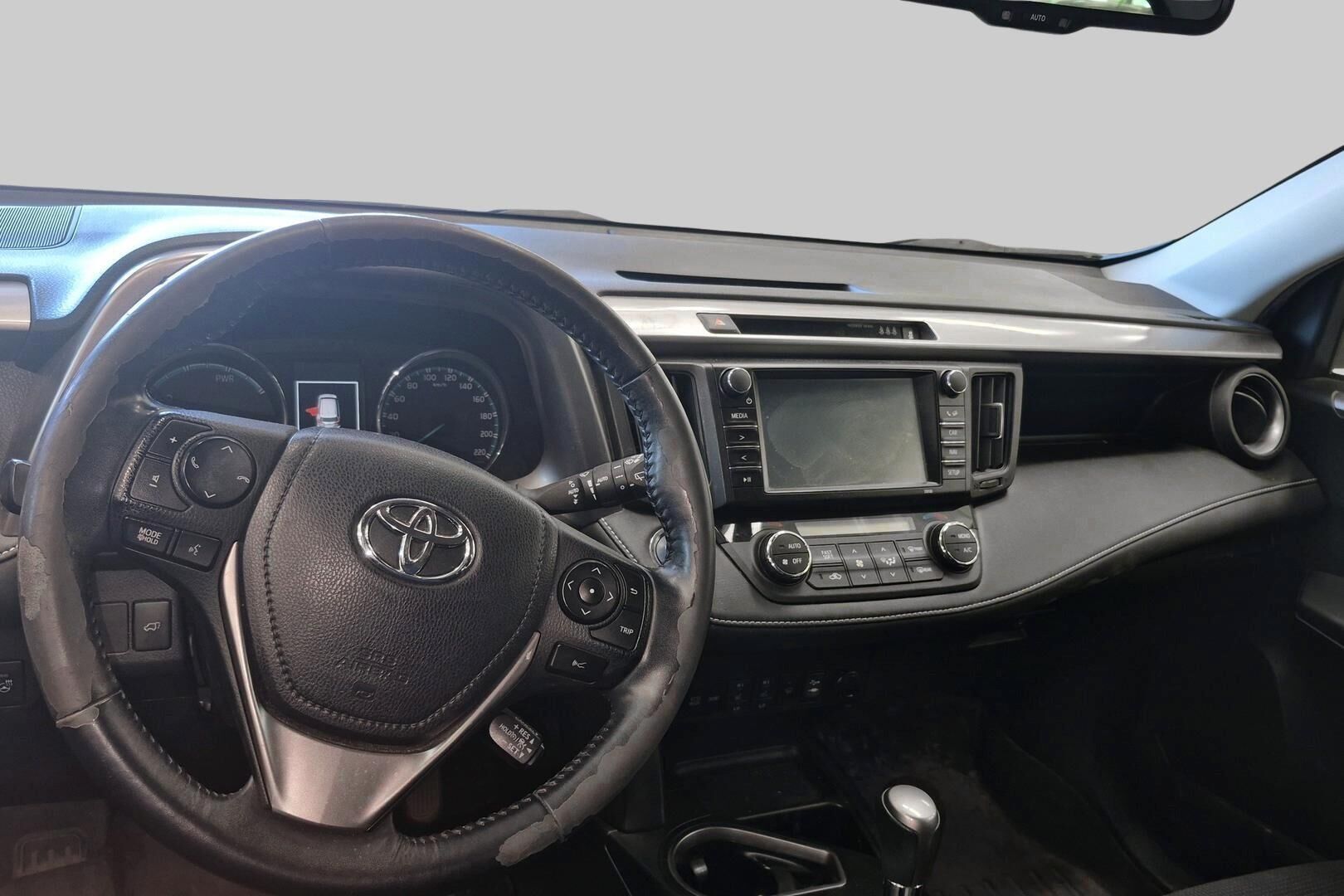 Toyota RAV4 iso kuva 2
