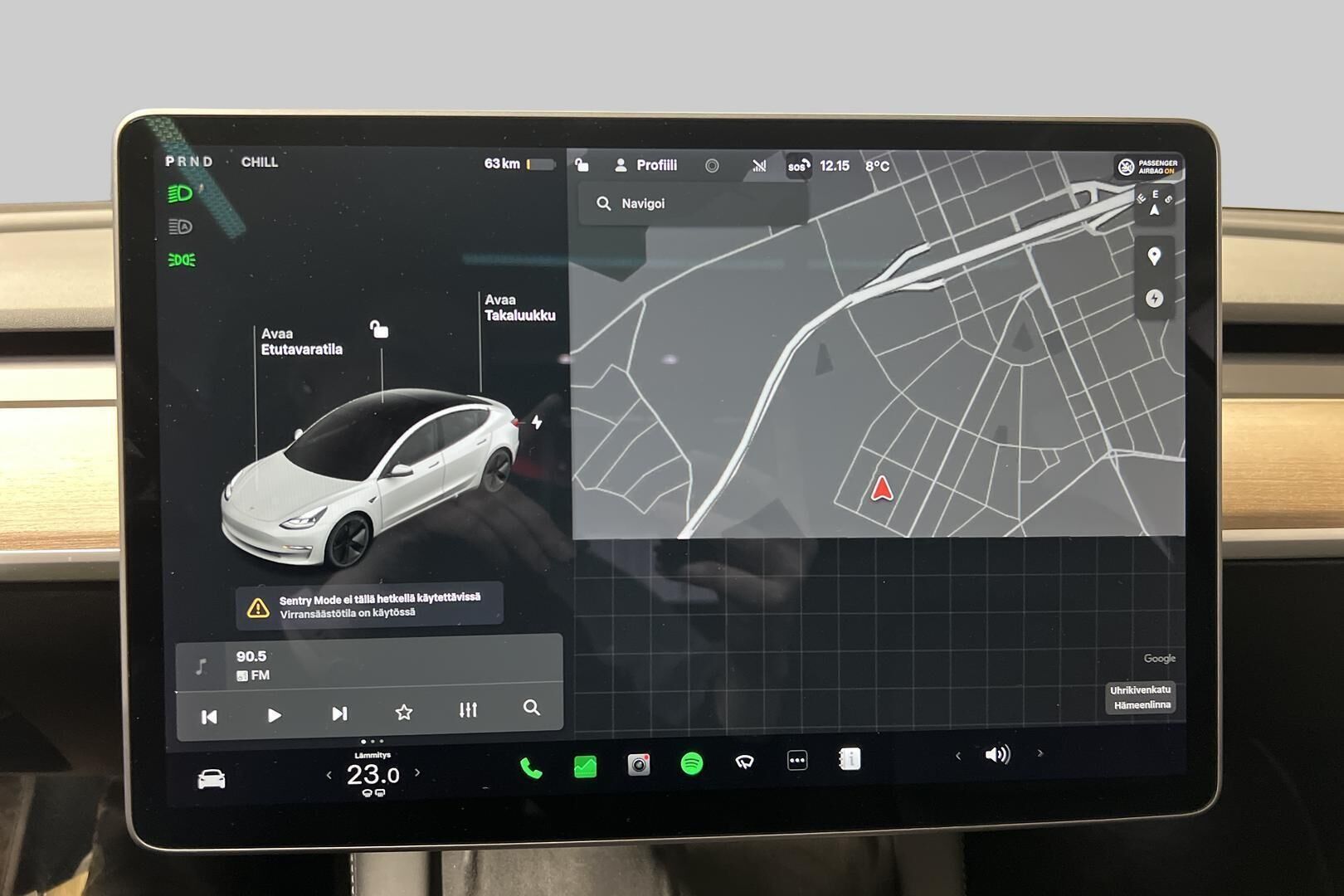 Tesla Model 3 iso kuva 9