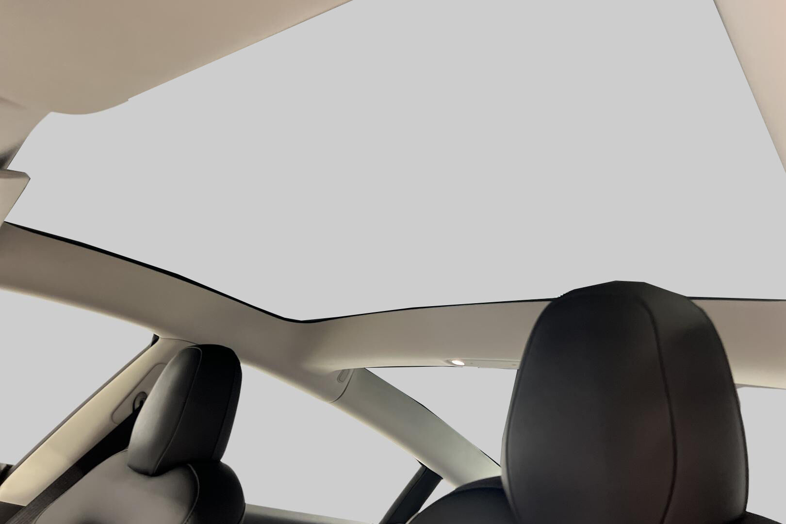 Tesla Model 3 iso kuva 11