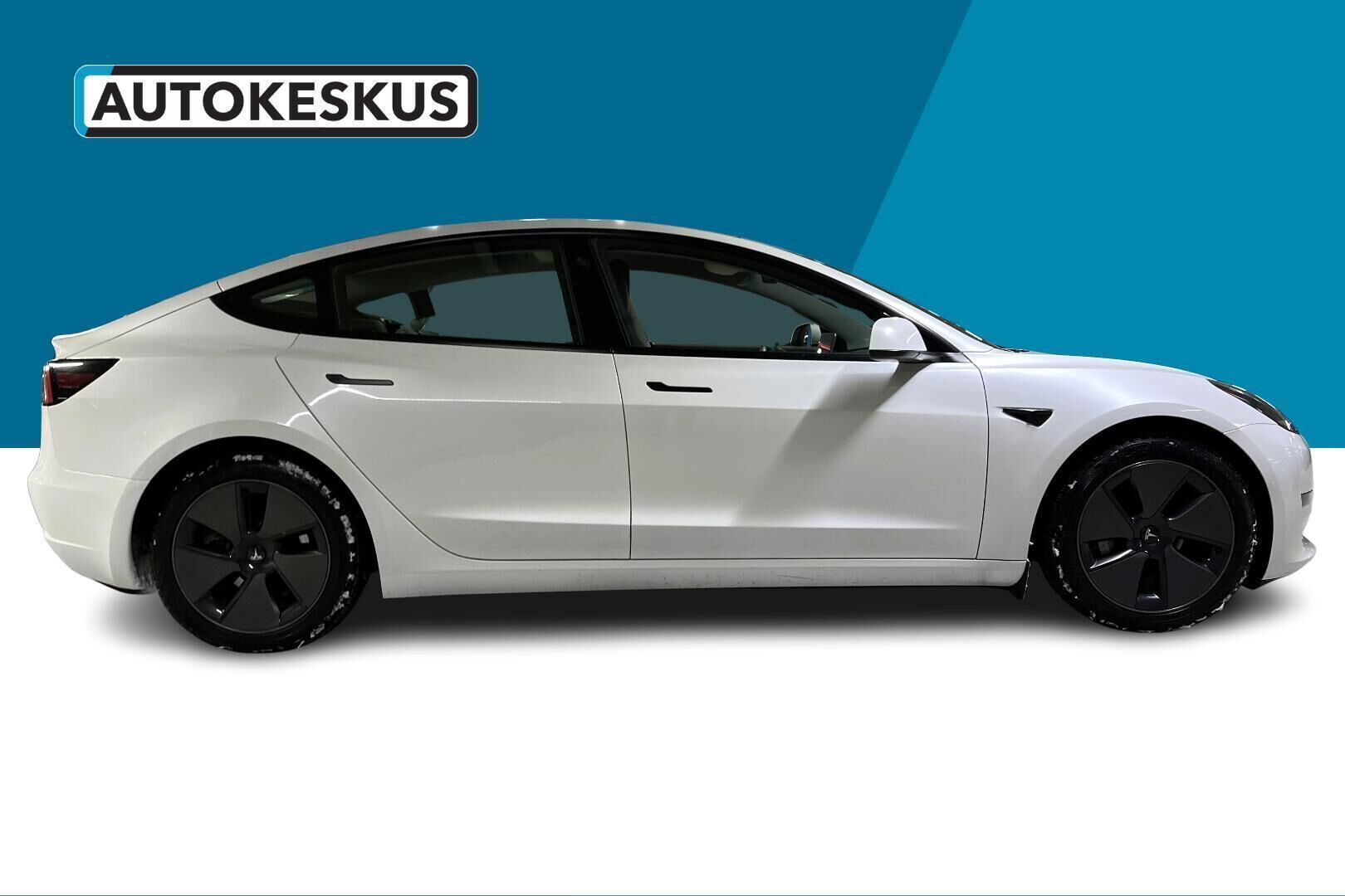 Tesla Model 3 iso kuva 2