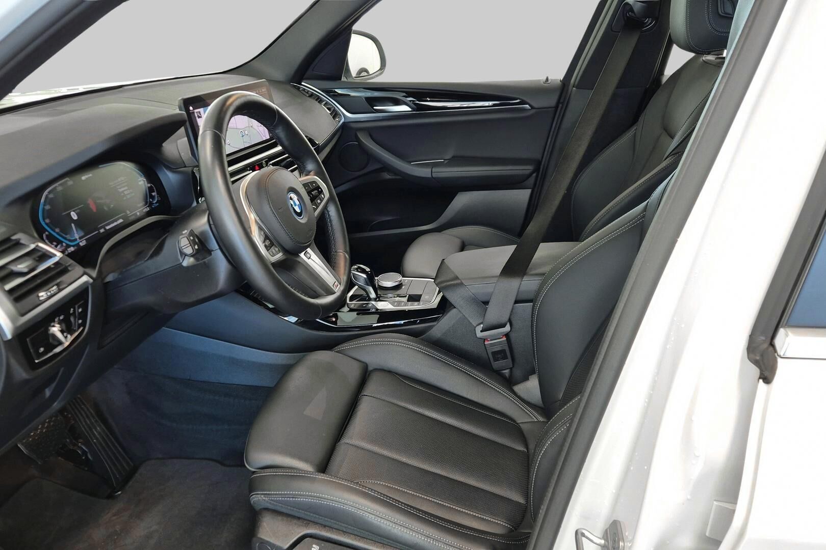 BMW X3 iso kuva 6