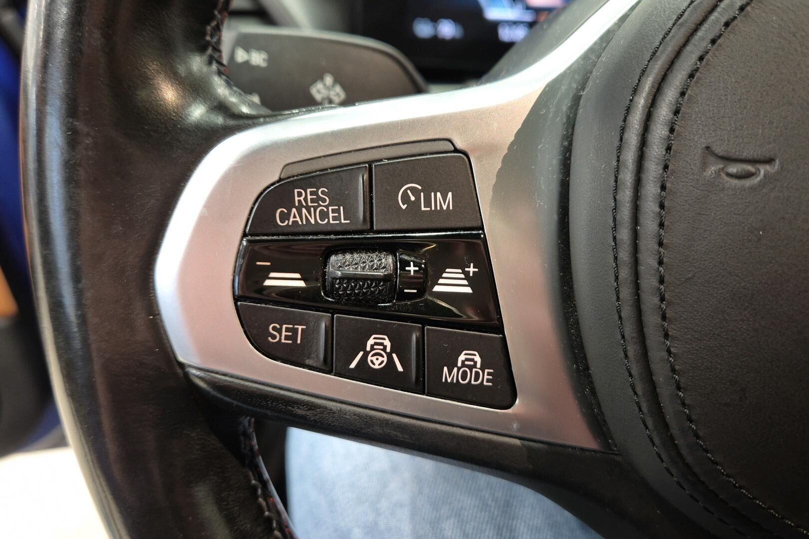 BMW I4 M50 iso kuva 7