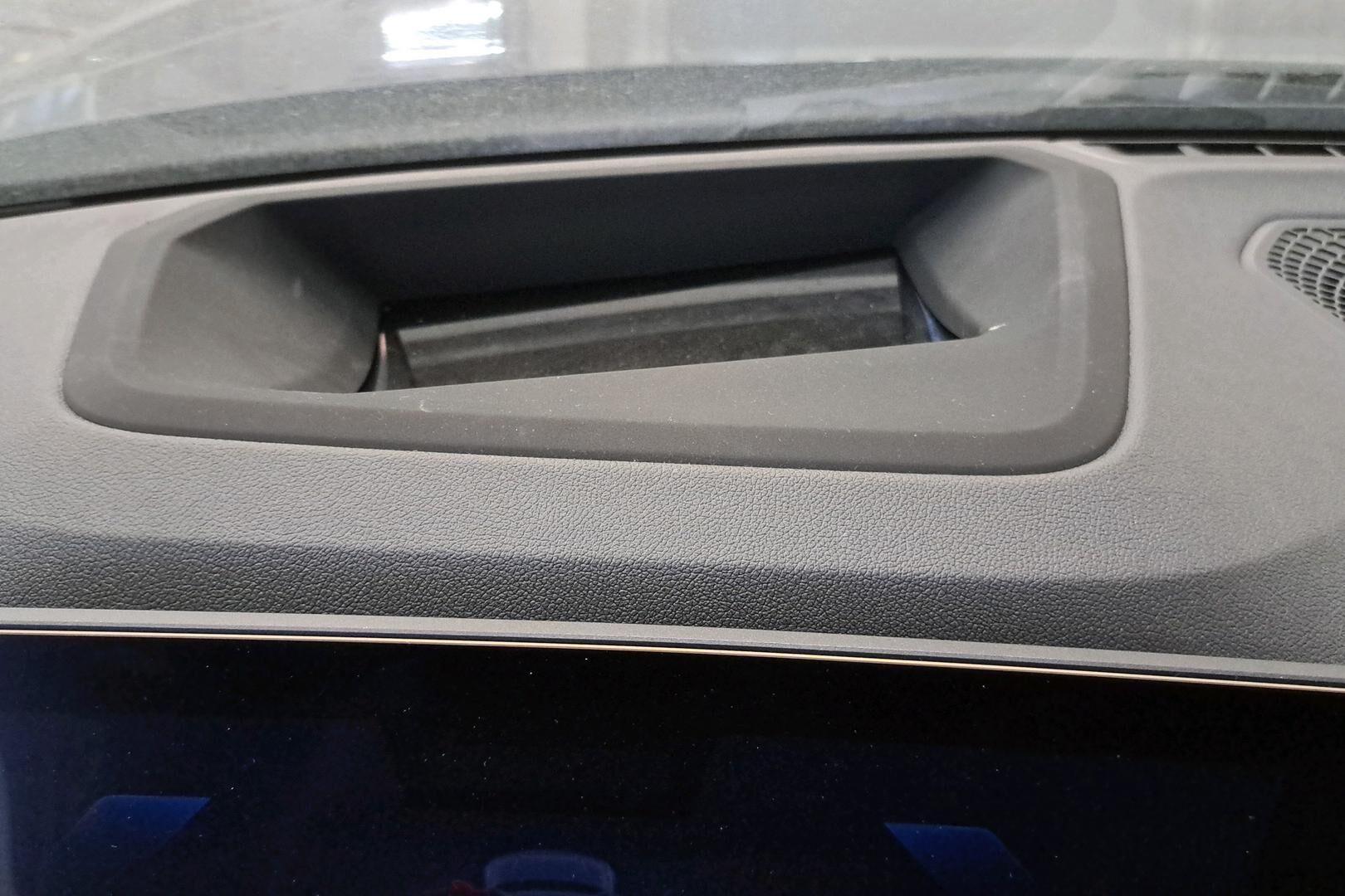 BMW I4 iso kuva 6