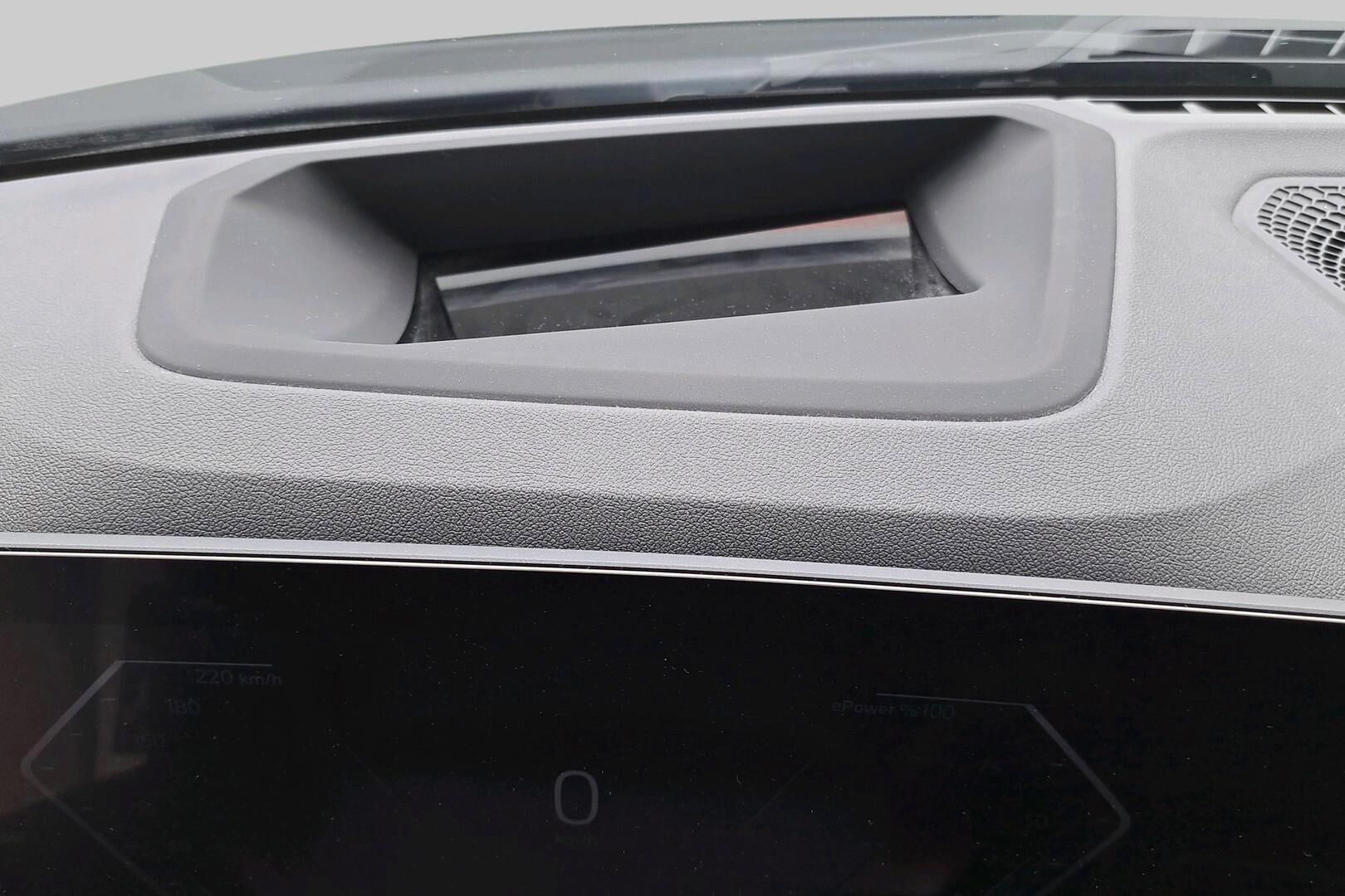 BMW I4 iso kuva 5