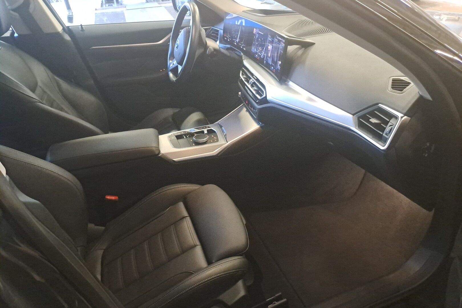 BMW I4 iso kuva 3