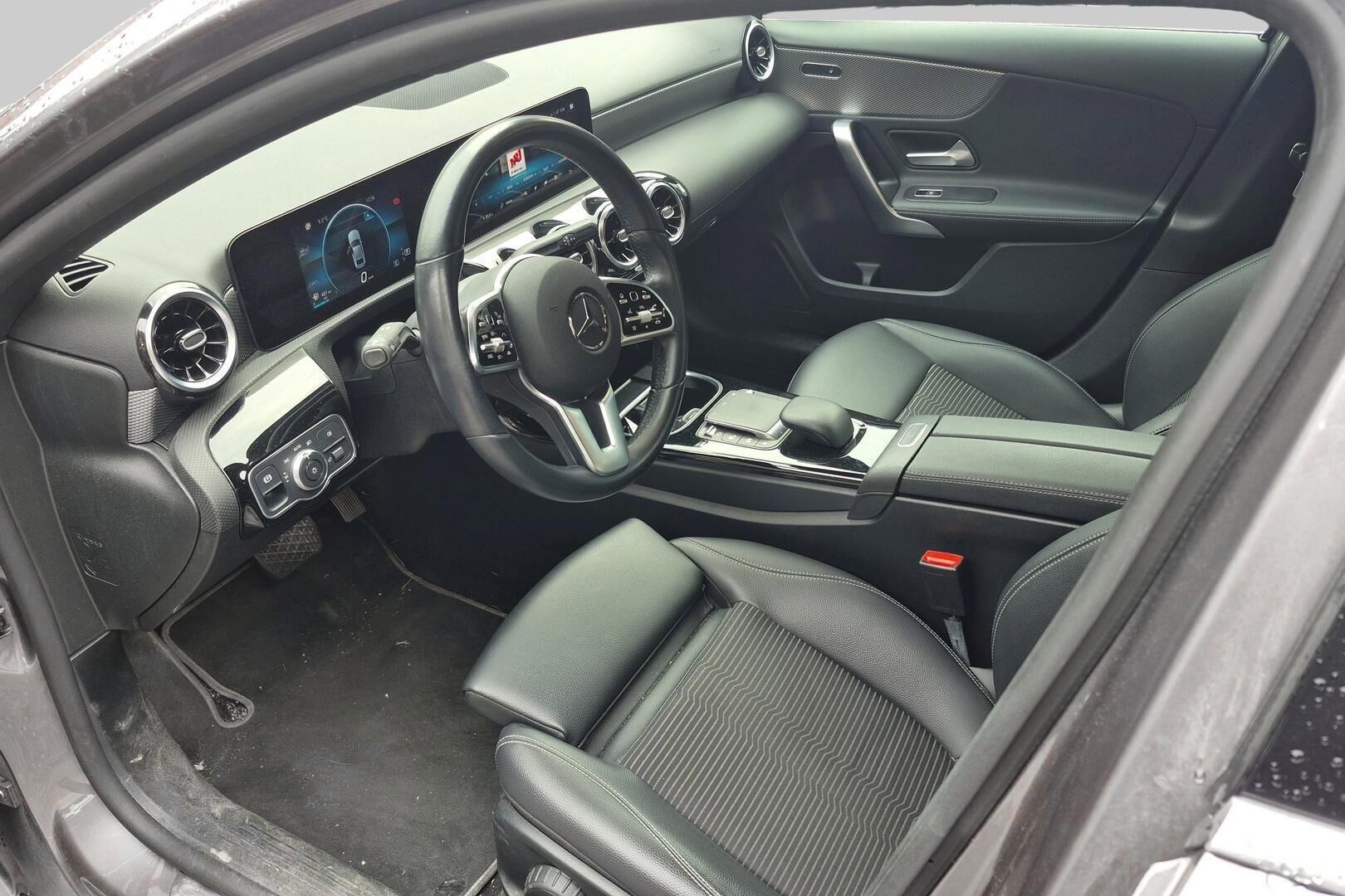 Mercedes-Benz A iso kuva 2