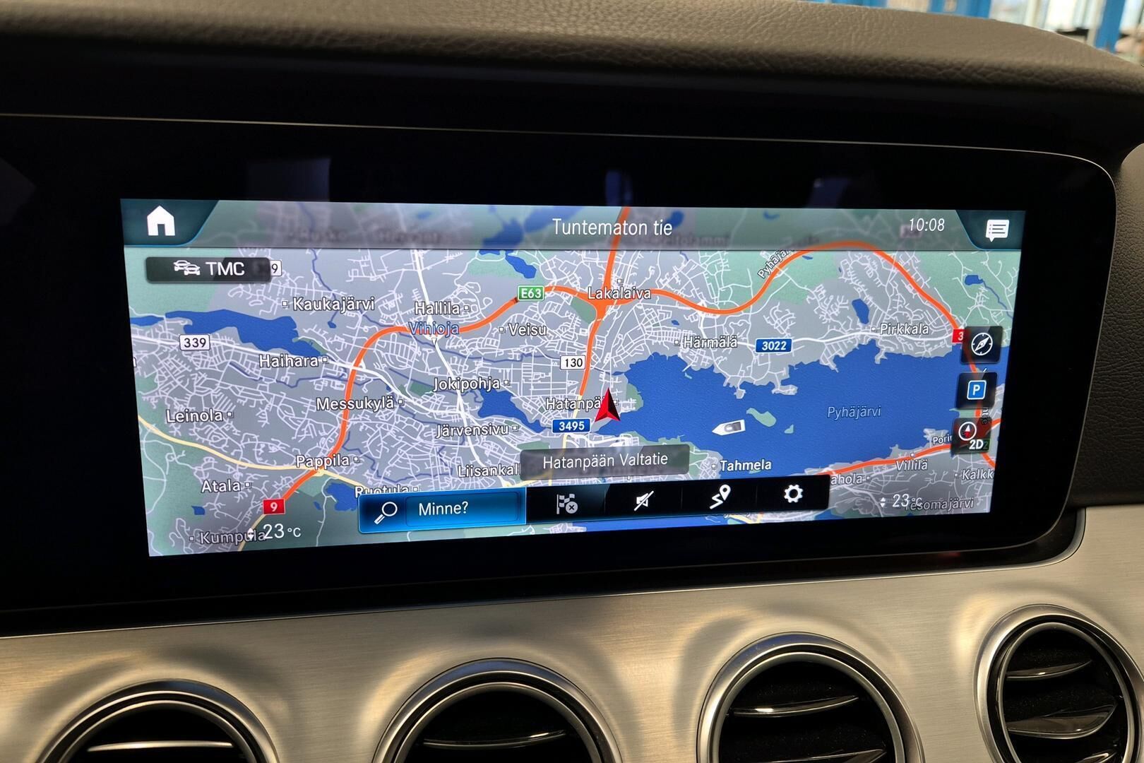 Mercedes-Benz E iso kuva 7