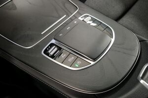 Mercedes-Benz E esikatselu 8