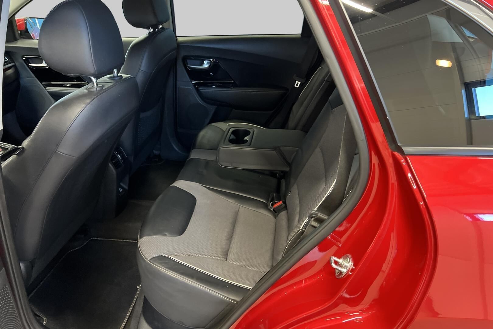 Kia Niro iso kuva 7
