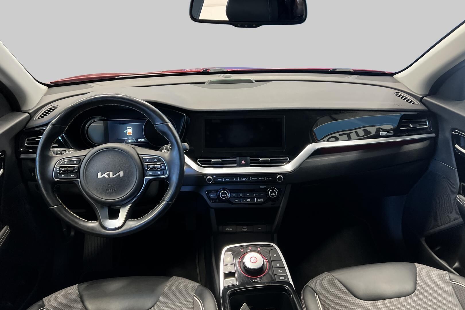 Kia Niro iso kuva 24
