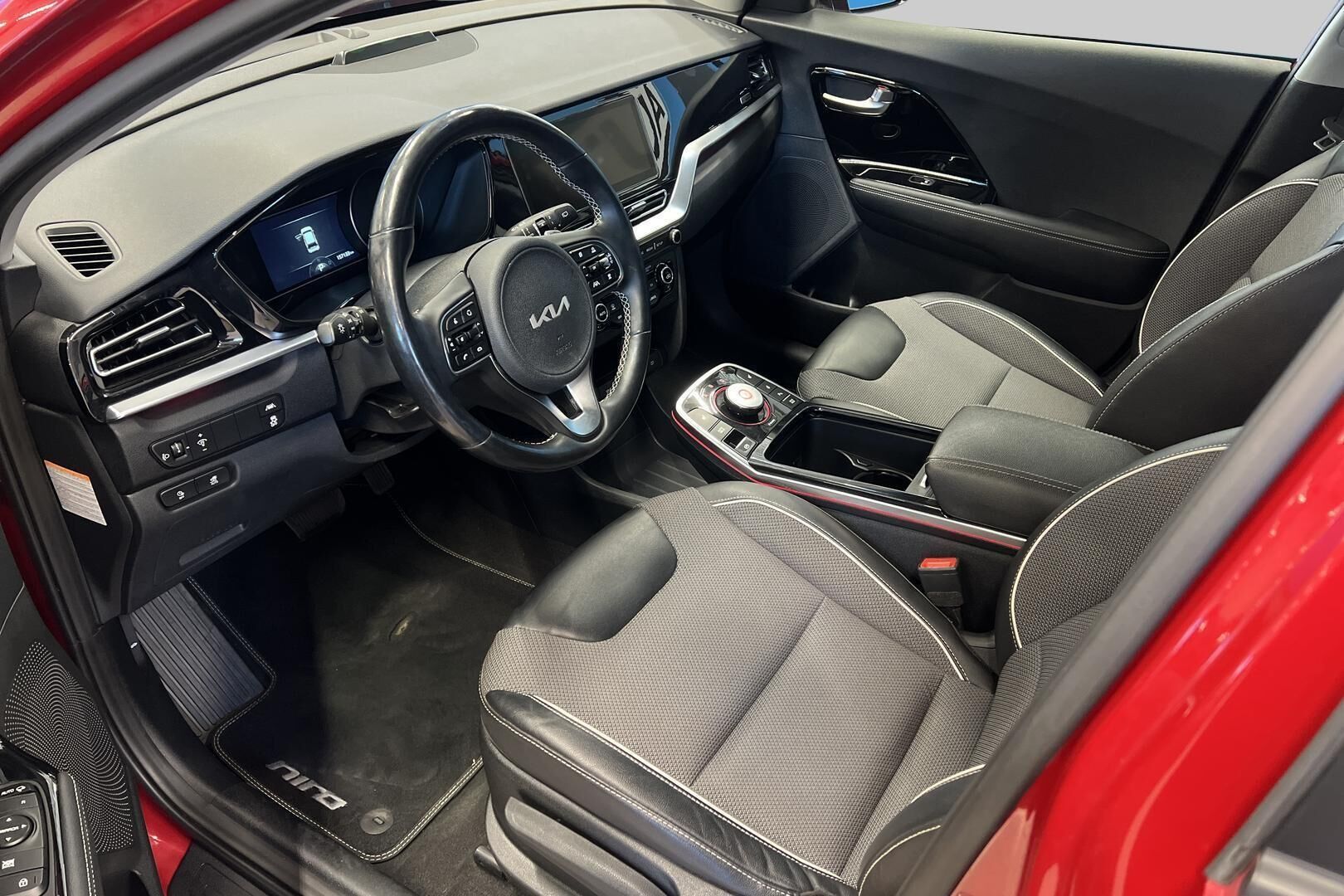 Kia Niro iso kuva 6