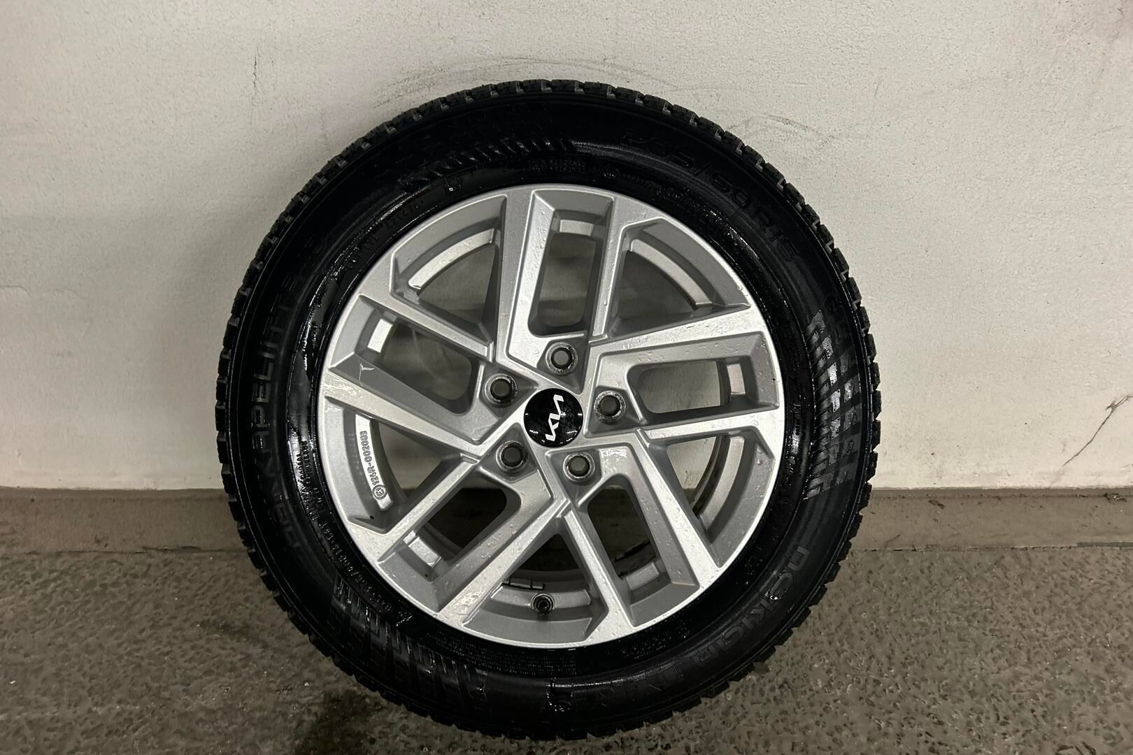 Kia Niro iso kuva 15