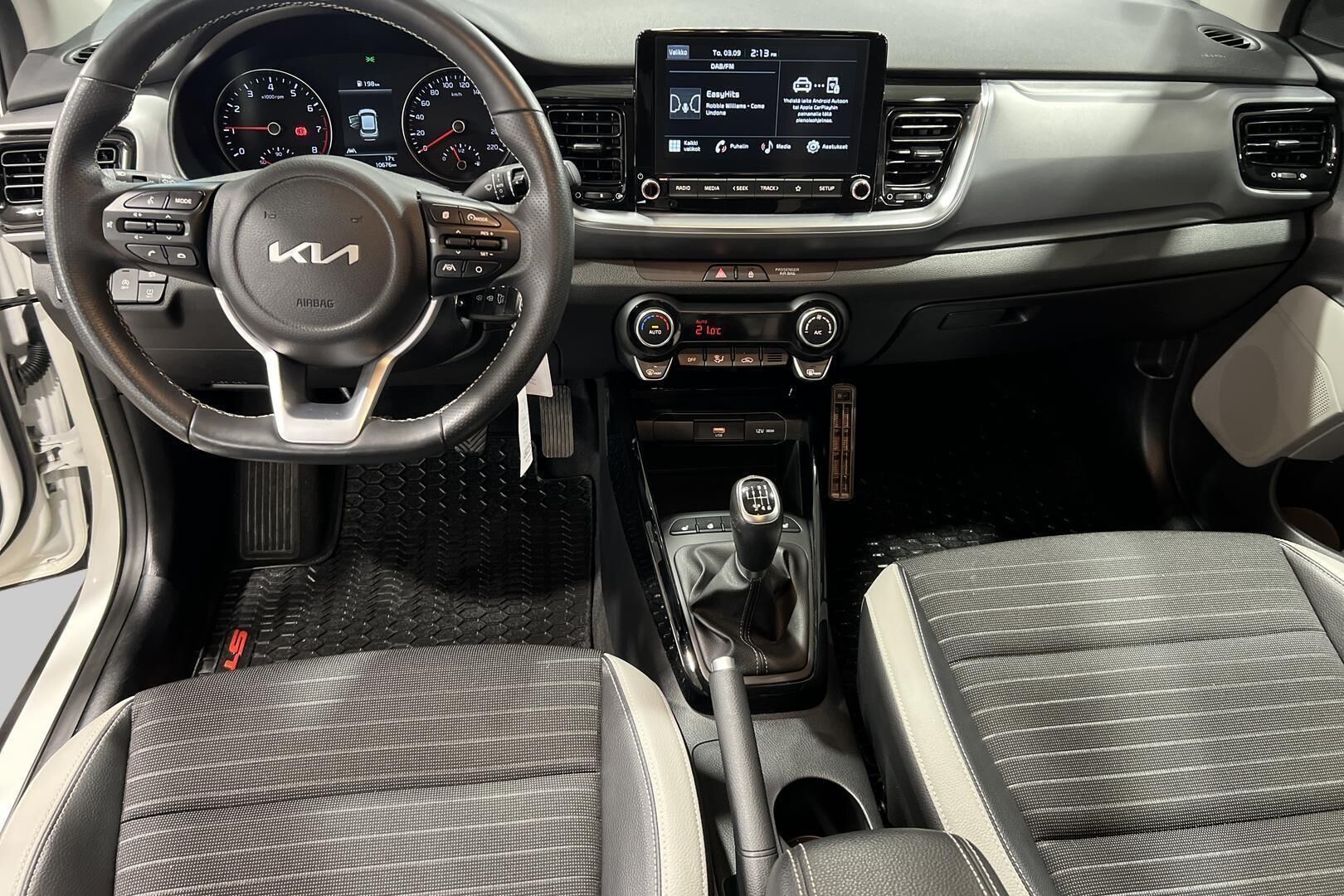 Kia Stonic iso kuva 11