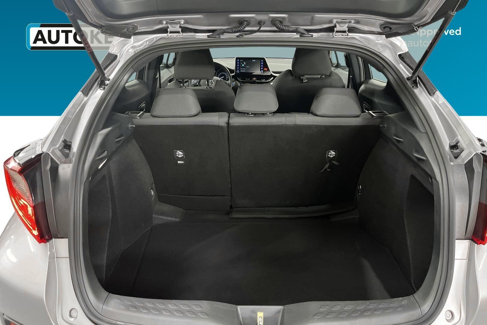 Toyota C-HR iso kuva 11